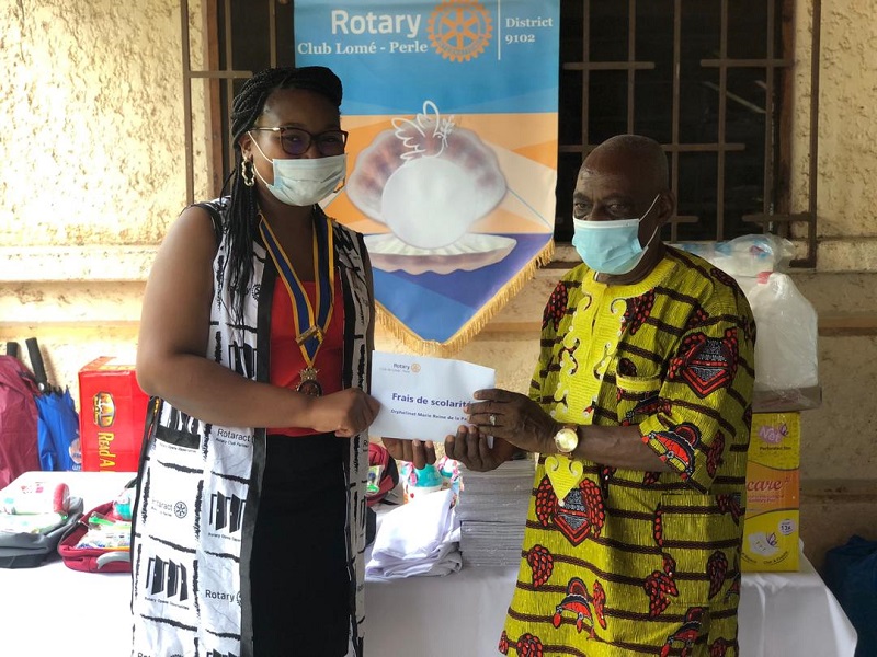 Togo Rentr E Scolaire Le Rotary Club De Lom Perle Vole Au Secours