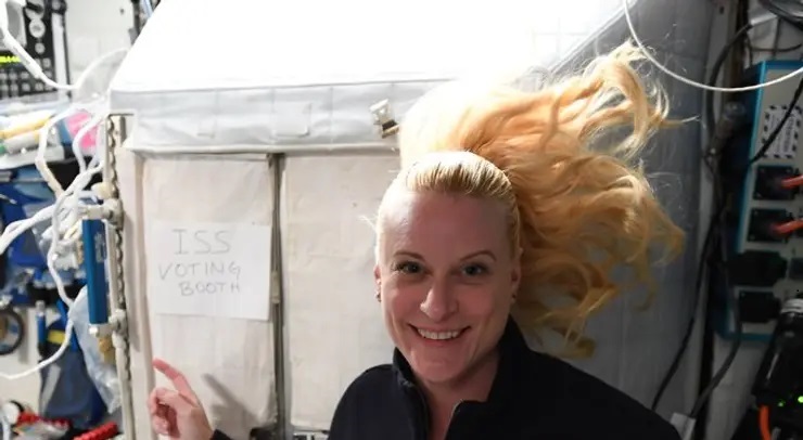 1603430372_katerobins