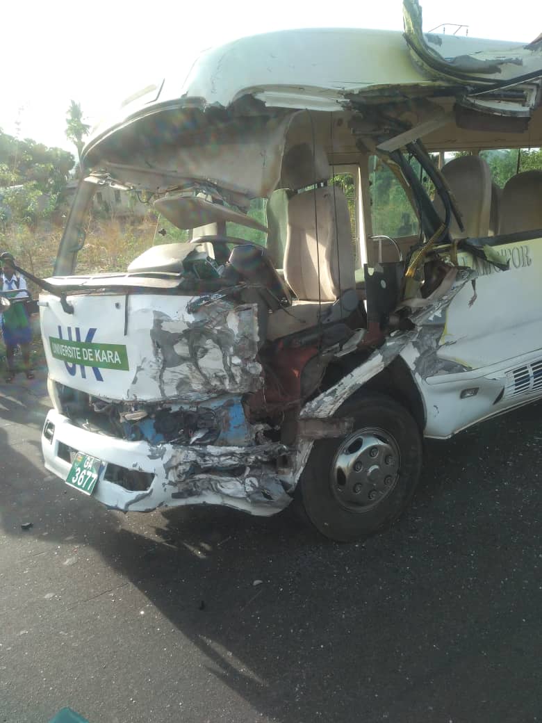 3-Togo-collision-entre-un-bus-de-lUniversite-de-Kara-et-un-gros-porteur-ce-lundi