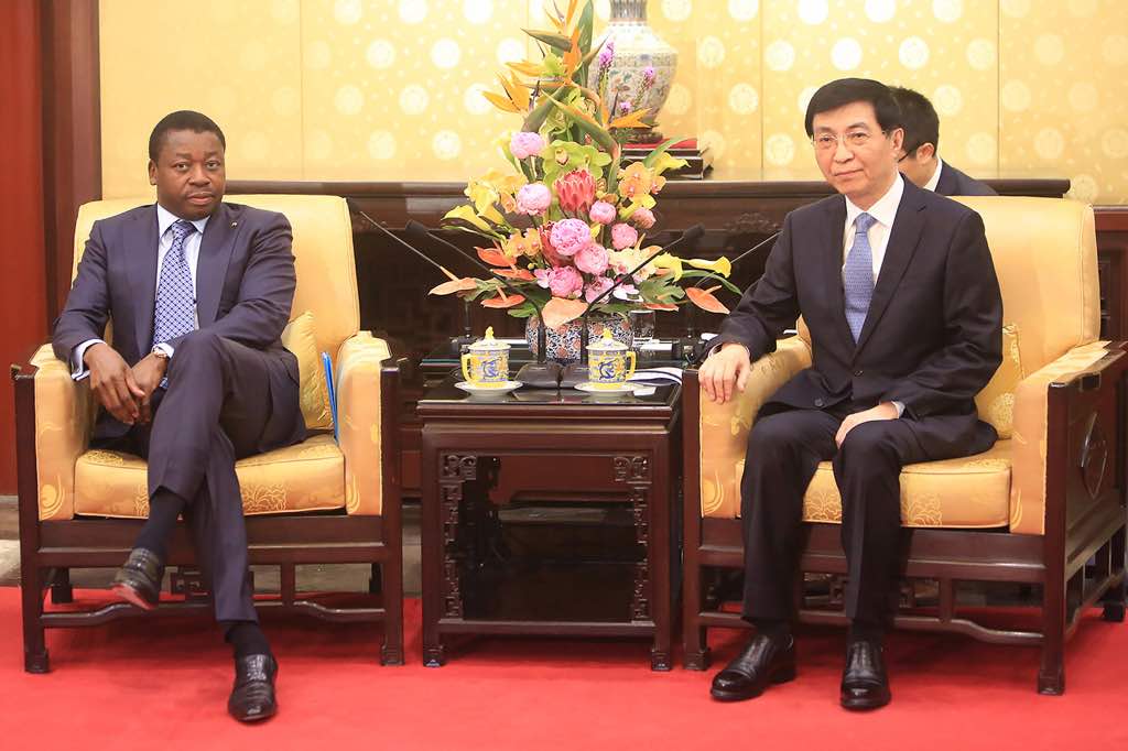 6Focac-2018-le-jour-dapres-marque-par-des-rencontres-entre-le-President-Faure-E.-Gnassingbe-et-des-responsables-de-grands-groupes-chinois
