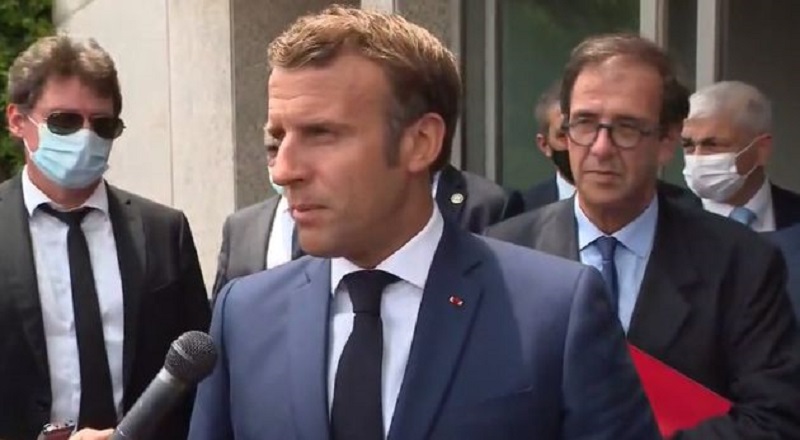 A-Beyrouth-Emmanuel-Macron-affirme-que-sans-reformes-le-Liban-continuera-de-senfoncer