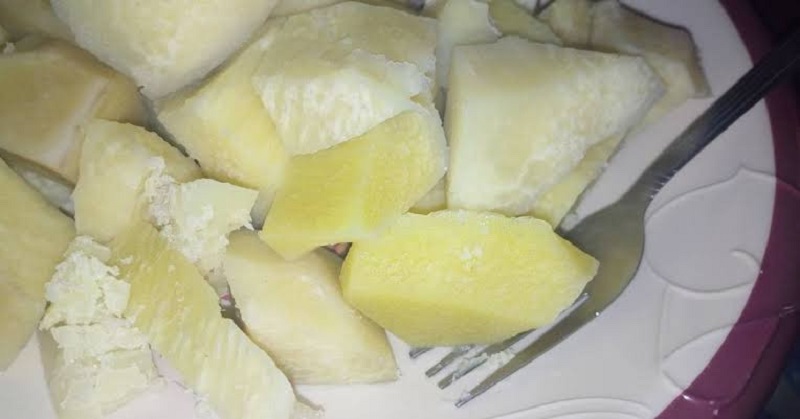 A-cause-dun-plat-dignames-cuites-il-bat-a-mort-son-propre-pere