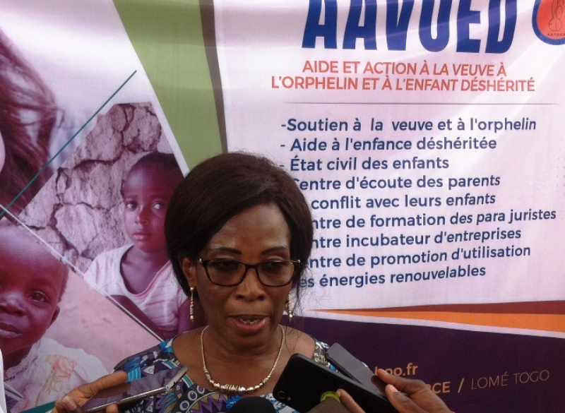 AAVOED-lavocat-defenseur-des-veuves-et-des-orphelins-vole-au-secours-des-enfants-des-parents-portefaix-en-cette-rentree-scolaire