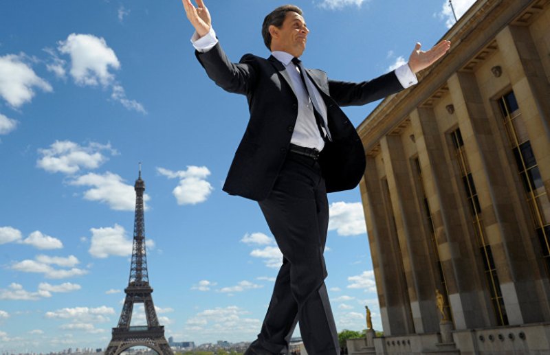 Affaire-de-Gilets-JaunesTel-un-super-heros-Nicolas-Sarkozy-envisagerait-son-comeback