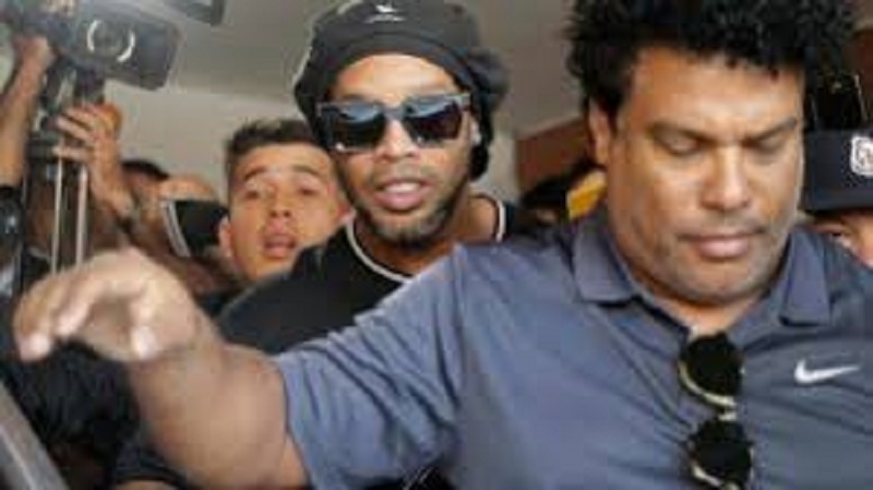Affaire-des-faux-passeports-le-verdict-tombe-pour-Ronaldinho-et-son-frere