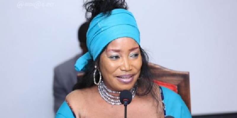 Akissi-Delta-Jai-toujours-ete-seule-dans-mon-lit