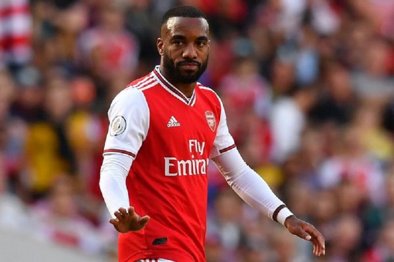 Alexandre-Lacazette-quitte-Arsenal-Lattaquant-se-prononce-sur-son-avenir