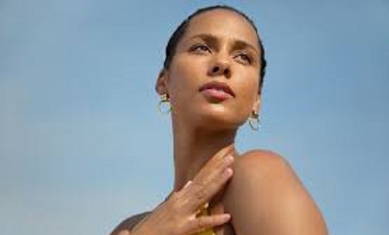 Alicia-Keys-renoue-avec-la-frange-de-ses-debuts-photo