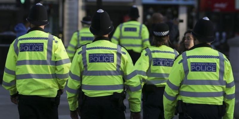 Angleterre-hausse-du-nombre-de-femmes-interpellées-munies-dun-couteau-dans-la-rue