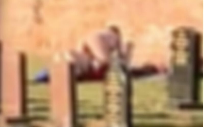 Anleterre-au-cimetere-il-decouvre-un-couple-faisant-lamour-au-milieu-des-tombes-video