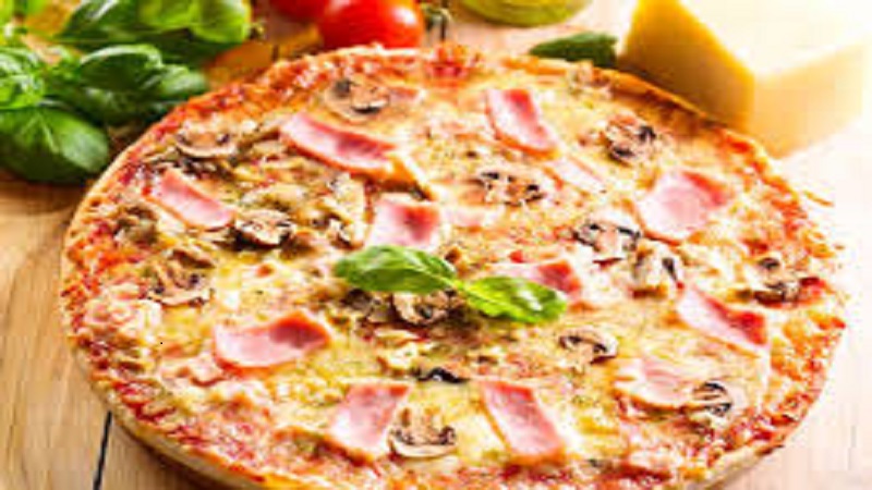 Attaque-a-la-machette-il-replique-avec-une-pizza