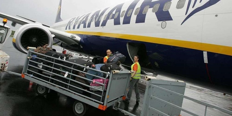 Atterrissage-durgence-dun-avion-Ryanair-apres-une-alerte-incendie