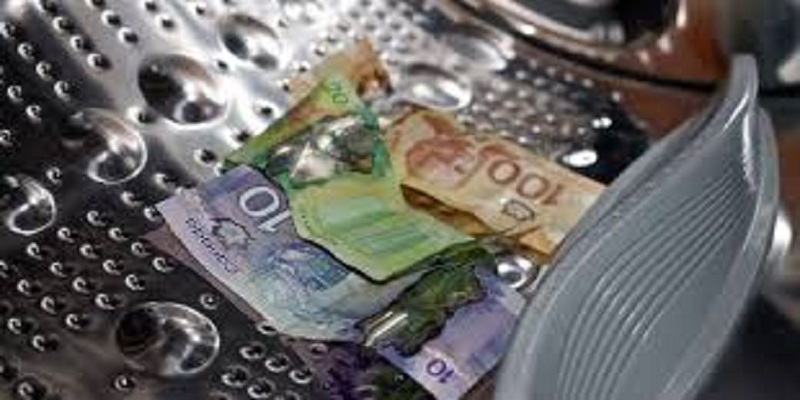 Au-Canada-on-lave-litteralement-largent-sale-a-leau-et-au-savon