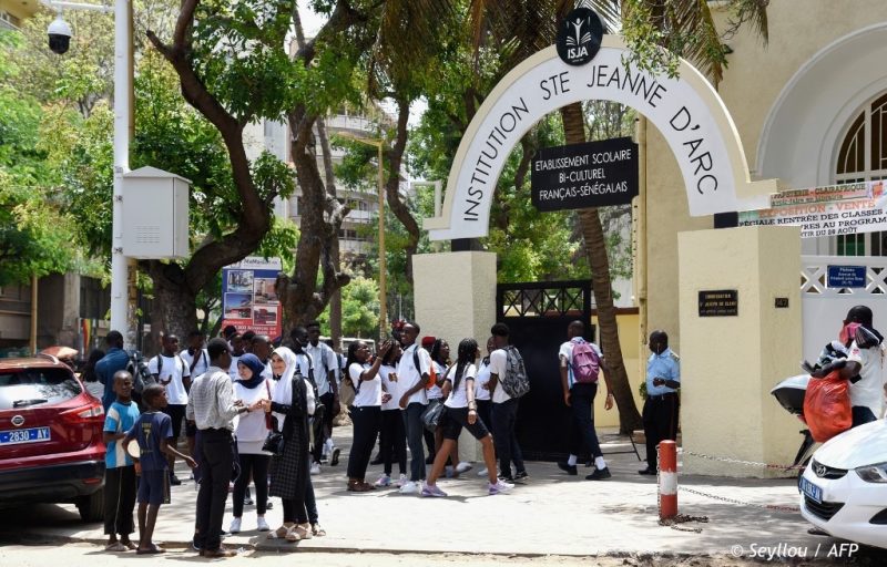 Au-Senegal-des-eleves-musulmanes-renvoyees-dune-ecole-catholique-a-cause-de-leur-voile-e1567673820761