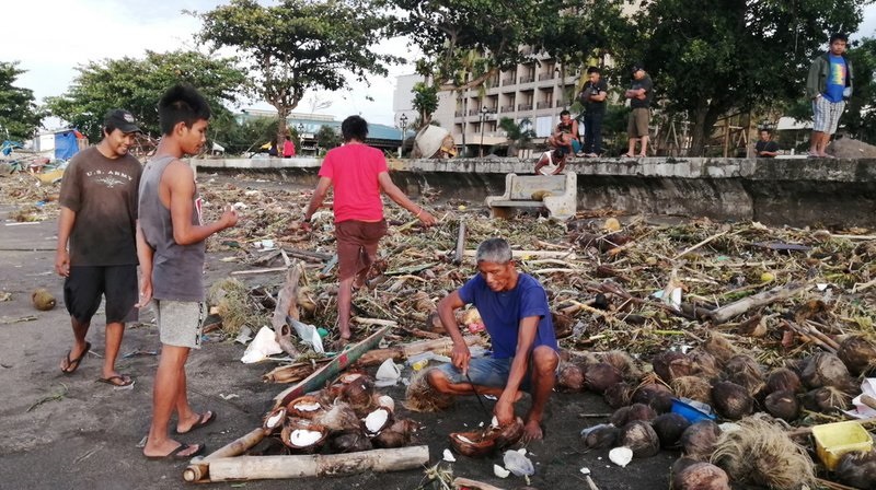Au-moins-16-morts-dans-le-typhon-qui-a-balaye-les-Philippines-a-Noel