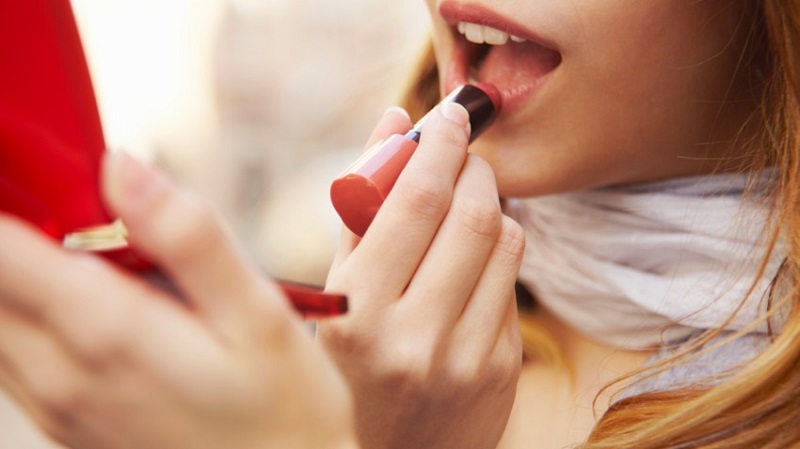 Avec-le-masque-obligatoire-les-ventes-de-rouge-a-levres-seffondrent