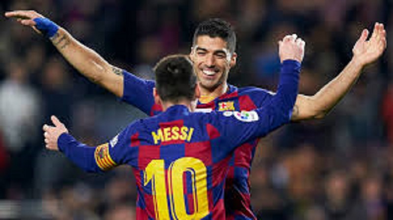 Barca-Suarez-repond-a-Setien-et-defend-Messi