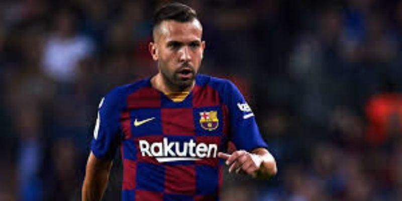 Barca-apres-Messi-Jordi-Alba-tacle-aussi-Eric-Abidal