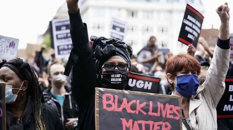 Black-Lives-Matter-de-graves-incidents-en-Angleterre-sur-le-lieu-dune-mobilisation