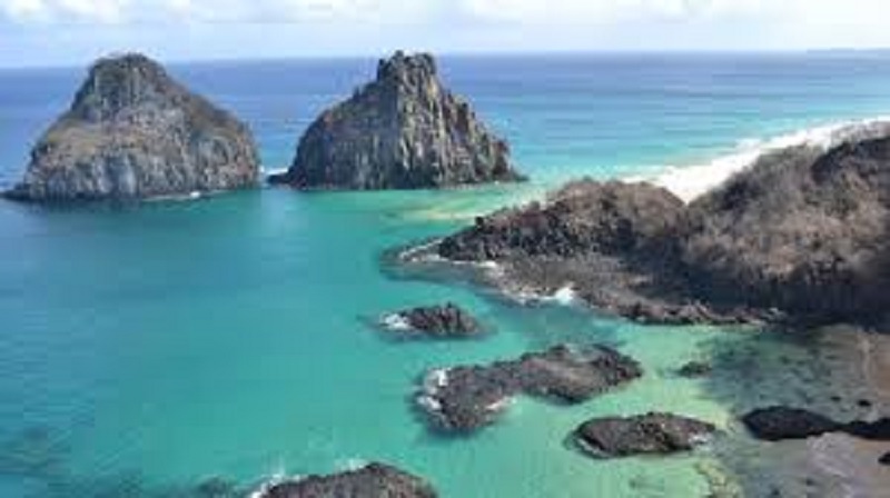 Bresil-Covid-19-des-touristes-testes-positifs-desormais-places-sur-une-ile-paradisiaque