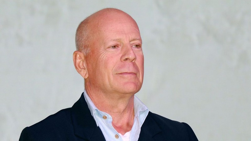 Bruce-Willis-vire-dune-pharmacie-de-Los-Angeles-photo