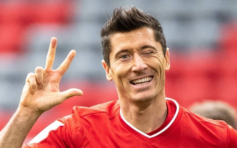 Budesliga-irresistible-le-Bayern-balaye-lEintracht-Francfort