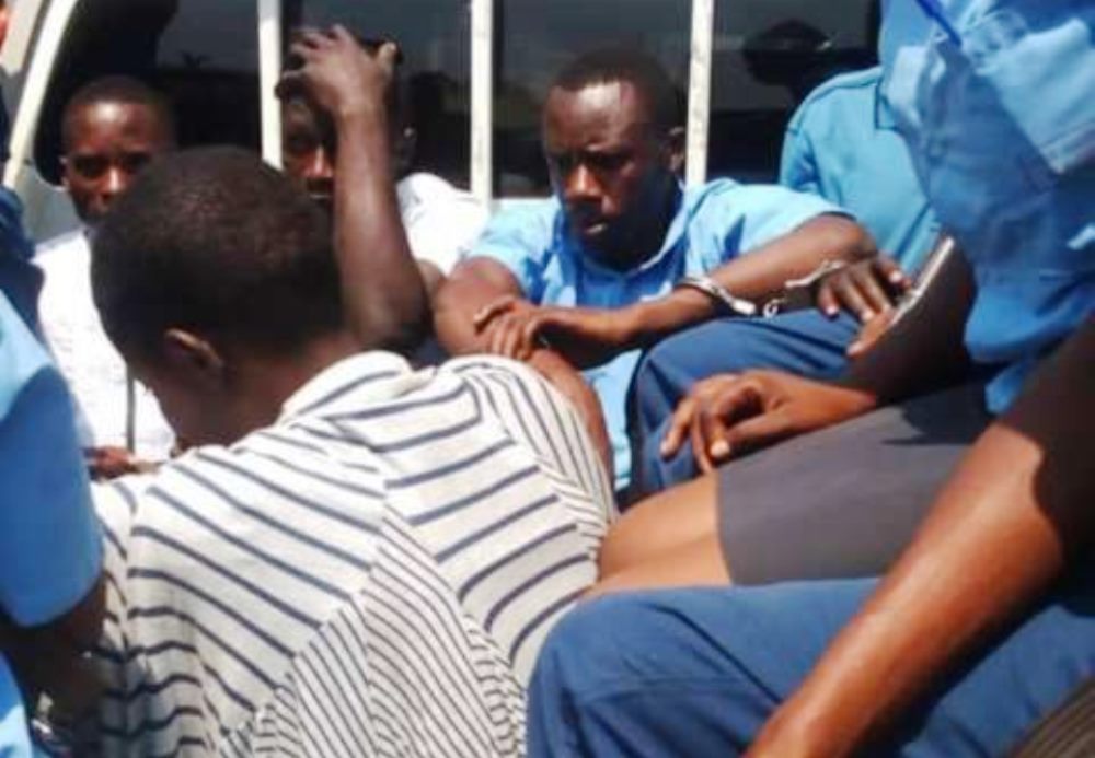 Burundi : Un directeur d’école se déguise en élève pour composer un examen officiel Burundi Un directeur d’école se déguise en élève pour composer un examen officiel