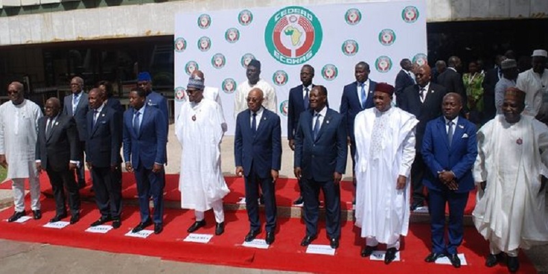CEDEAO-Limitation-des-mandats-presidentiels-la-Gambie-sur-les-pas-du-Togo