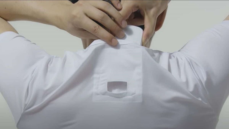 Cache-dans-un-T-shirt-le-climatiseur-de-poche-de-Sony-enfin-disponible