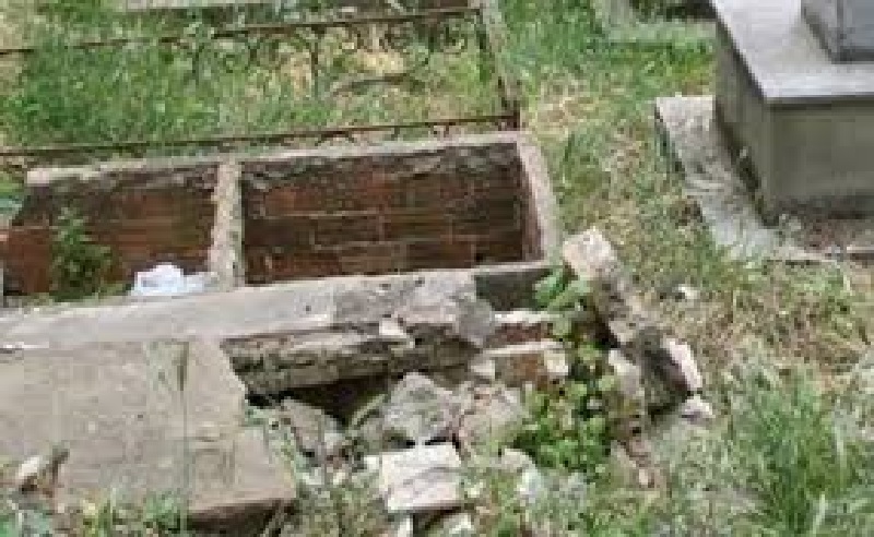 Cameroun-les-tombes-de-personnes-mortes-du-Covid-19-profanees