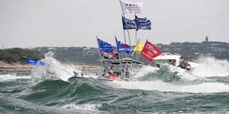 Campagne-aux-USA-une-flottille-en-soutien-a-Donald-Trump-prend-leau-au-Texas-photo-1