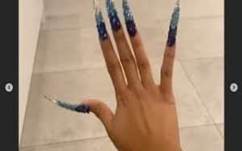 Cardi-B-devoile-sa-manucure-extravagante-sur-Instagram