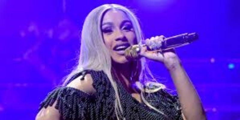 Cardi-B-elle-cree-une-tension-entre-Nigerians-et-Sud-Africains-en-se-faisant-appeler-Chioma-B