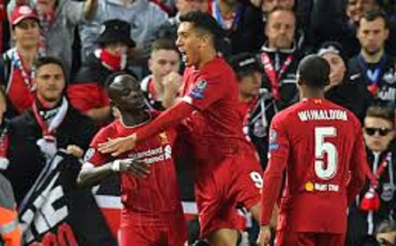 Ce-joueur-de-Liverpool-sendort-en-plein-match