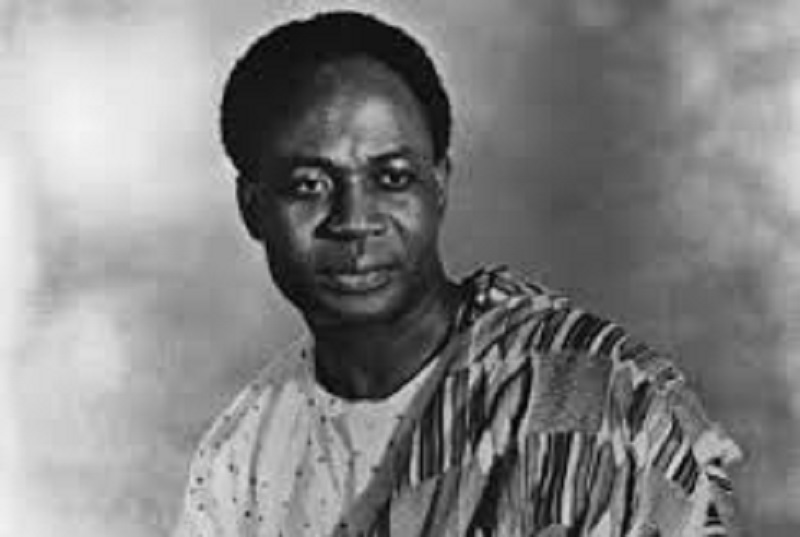 Cette-star-de-la-musique-nigeriane-se-fait-tatouer-le-visage-de-Kwame-Nkrumah