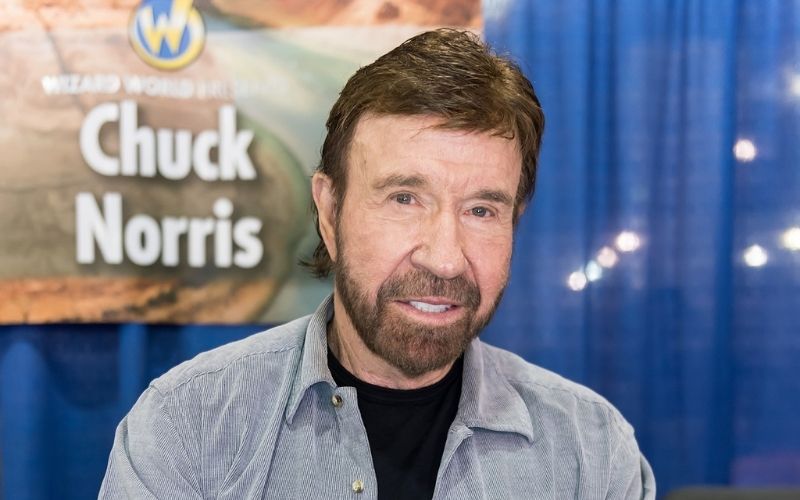 Chuck-Norris-ce-surprenant-message-adresse-a-des-commercants-inconnus