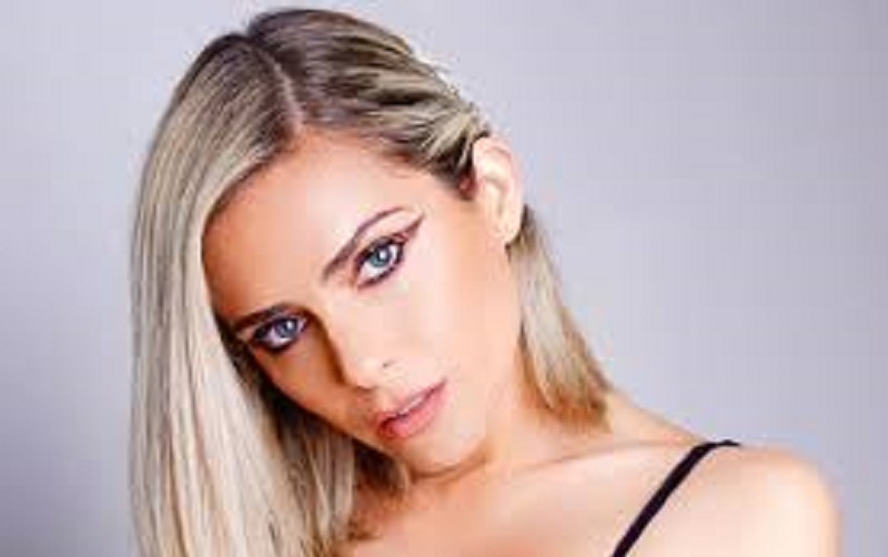 Clara-Morgane-pourquoi-cette-appellation-de-la-star-dInstagram