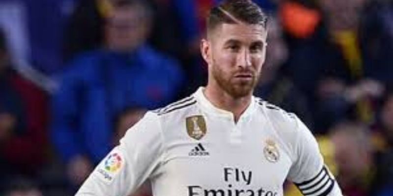 Clasico-Sergio-Ramos-repond-au-tacle-de-Gerard-Pique