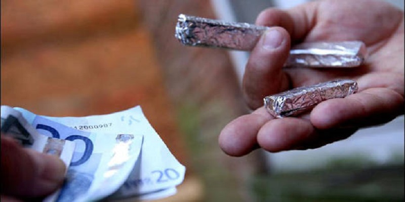 Confinement-total-Pas-de-teletravail-pour-les-dealers-de-drogue