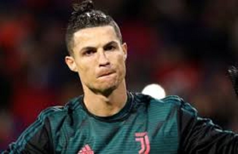 Coronavirus-Cristiano-Ronaldo-se-transforme-en-coach-sportif-avec-sa-famille-video