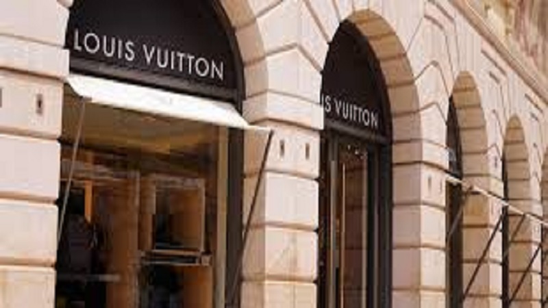 Coronavirus-Louis-Vuitton-concoit-une-visiere-de-protection-vendu-a-un-prix-exorbitant