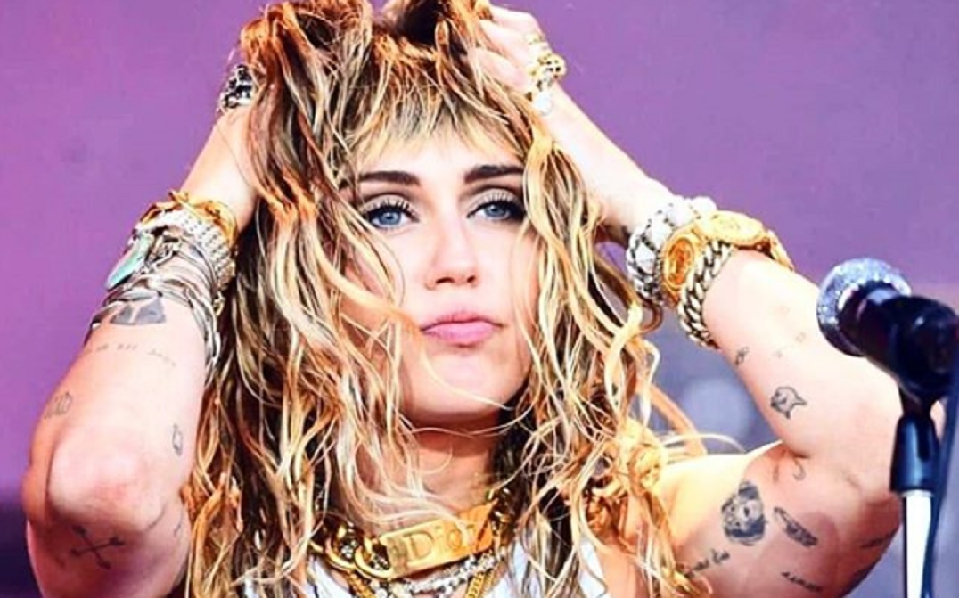 Coronavirus-Miley-Cyrus-na-aucune-idee-de-ce-quest-cette-pandemie