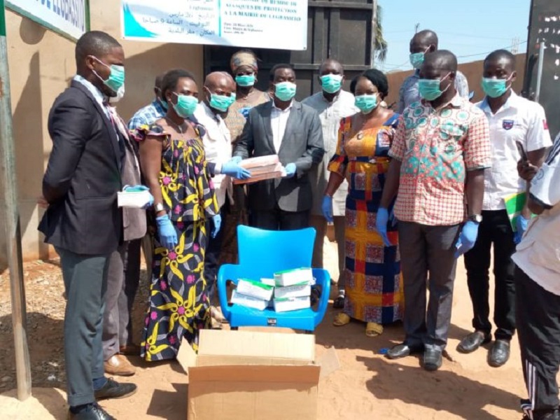 Coronavirus-au-Togo-La-commune-dAgoe-Nyive-recoit-un-lot-de-gants-et-de-cache-nez