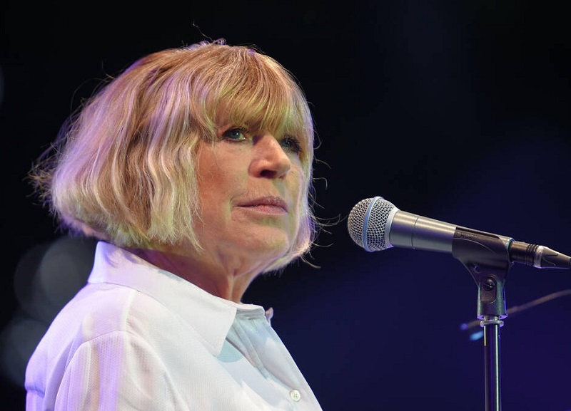 Coronavirus-la-chanteuse-Marianne-Faithfull-est-sortie-de-lhopital
