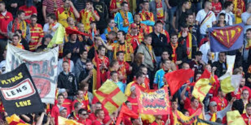 Coronavirus-le-Tadjikistan-a-debute-sa-saison-de-foot-comme-si-de-rien-netait