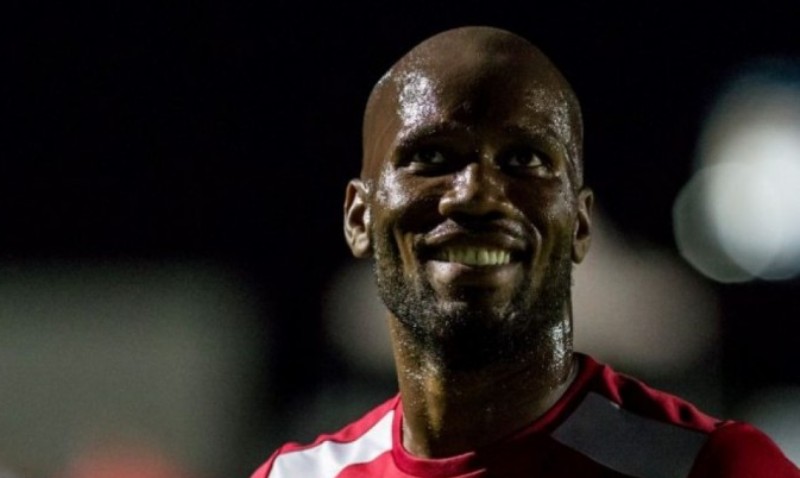 Cote-dIvoire-Clap-de-fin-sur-le-terrain-pour-Didier-Drogba-apres-son-dernier-match-avec-Phoenix