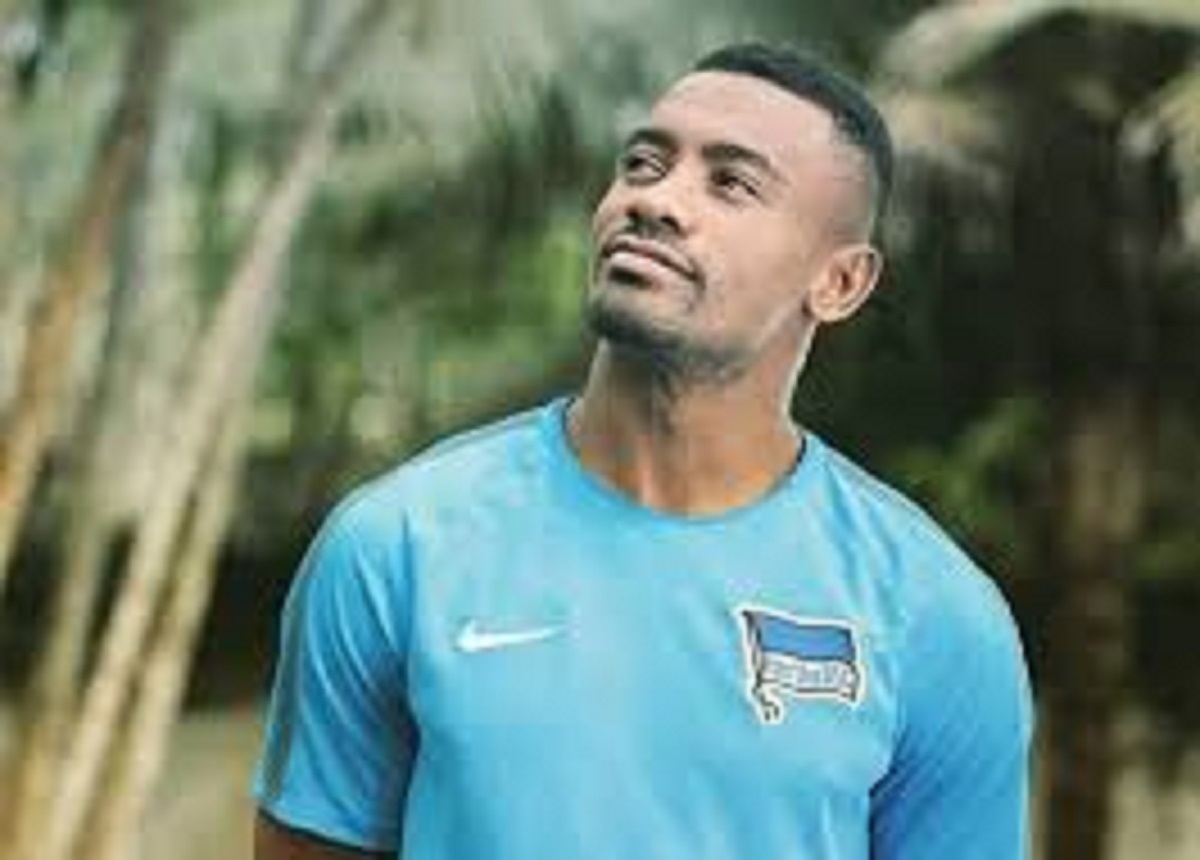 Cote-dIvoire-Salomon-Kalou-en-mode-Saint-Valentin-photo