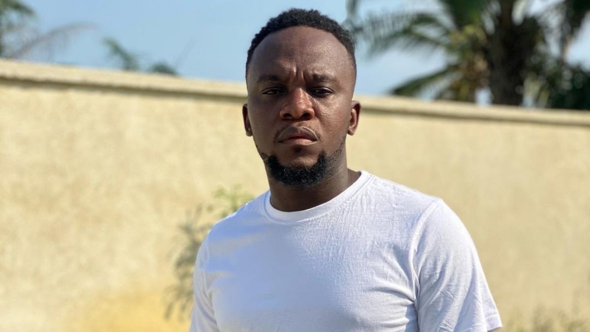 Cote-dIvoire-le-geste-dElown-Kiff-No-Beat-pour-DJ-Arafat