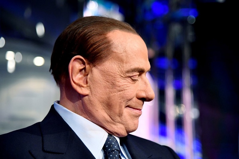Covid-19-en-Italie-Silivio-Berlusconi-hospitalise-par-precaution