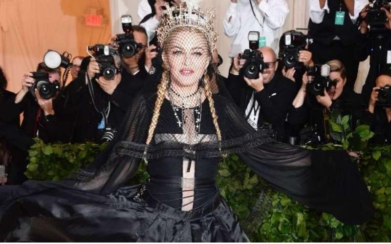Covid-19-la-chanteuse-Madonna-publie-une-video-contestee-et-se-fait-censurer